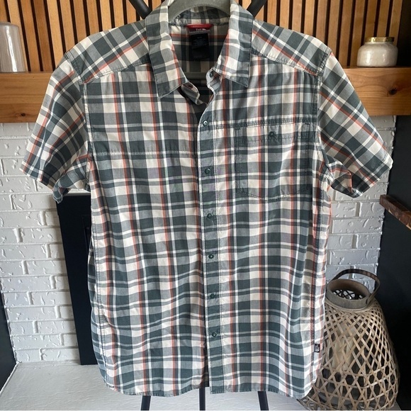 The North Face Men’s Plaid Tee - Picture 1 of 6